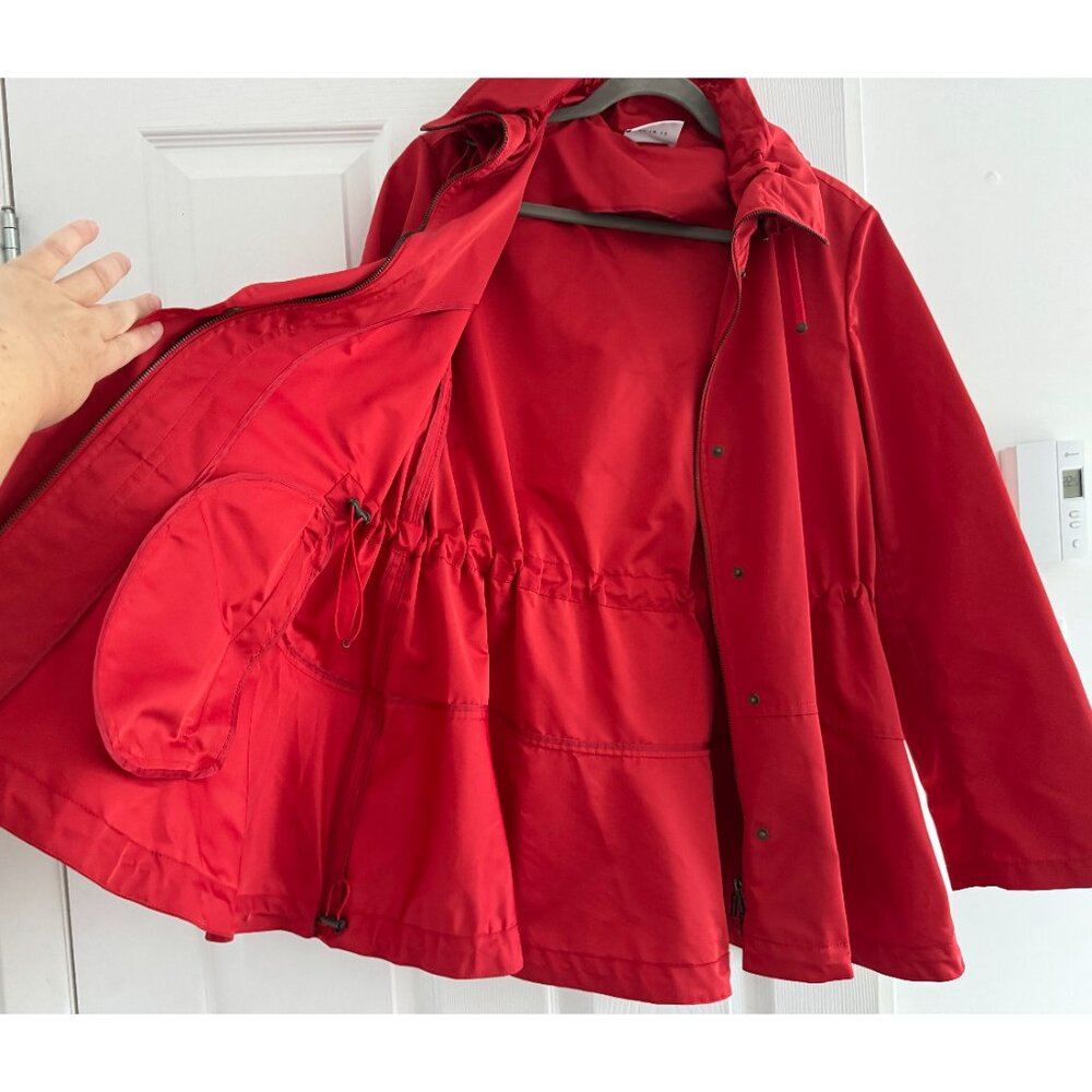 Akris Punto Red Flared Rain Jacket, size 8 (fits 6/8) - Picture 4 of 9